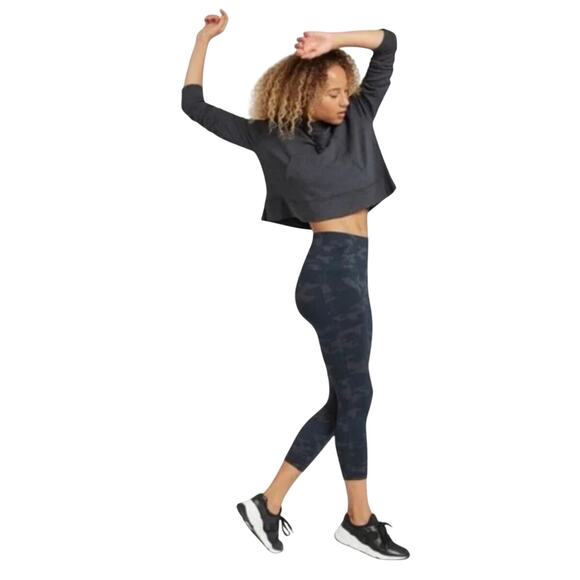Spanx Camouflage Look At Me Now Seamless Crop Leggings Women's sz M  Black Gray - Picture 2 of 9